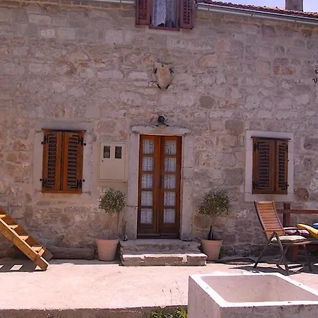 Hvareno 3* Dol (Hvar)